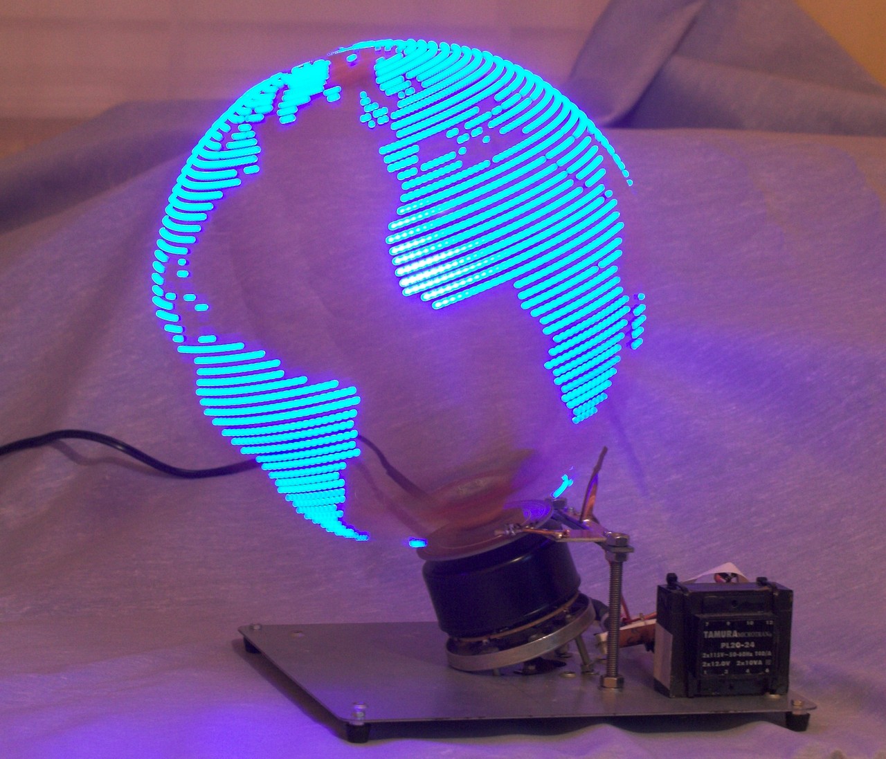 Rotating LED globe